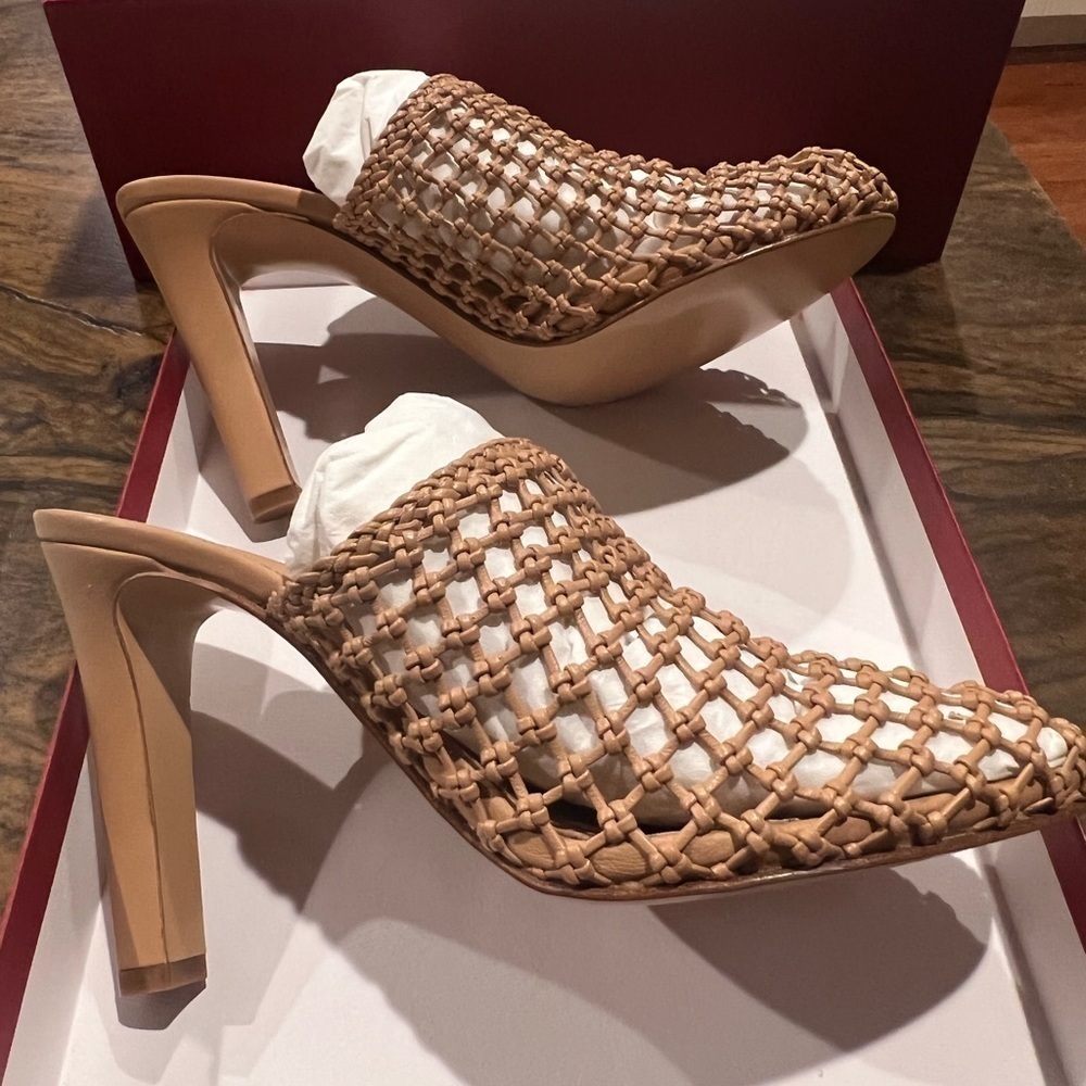 Salvatore Ferragamo Mules Ella’s Beige Caged High Heels Sz 8.5 Sandals Heels NIB - Picture 3 of 7